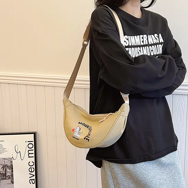 單倉 通勤轻便单肩腋下包休闲可爱百搭 尼龙布 斜挎包 女款 米白色/黑色/卡其色/湖蓝色/粉色