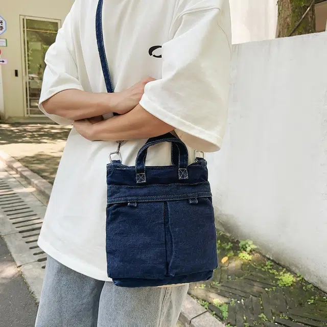 單倉 小众复古港风多用通勤出行时尚简约百搭 牛仔布 斜挎手提包 男女同款情侣款 浅蓝色/深蓝色