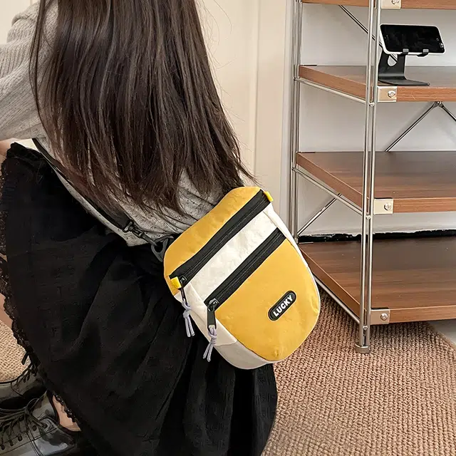 單倉 拼色休闲通勤百搭手机包初高中学生潮牌 尼龙 斜挎单肩包 常规 女款 白色/黄色/绿色/棕色