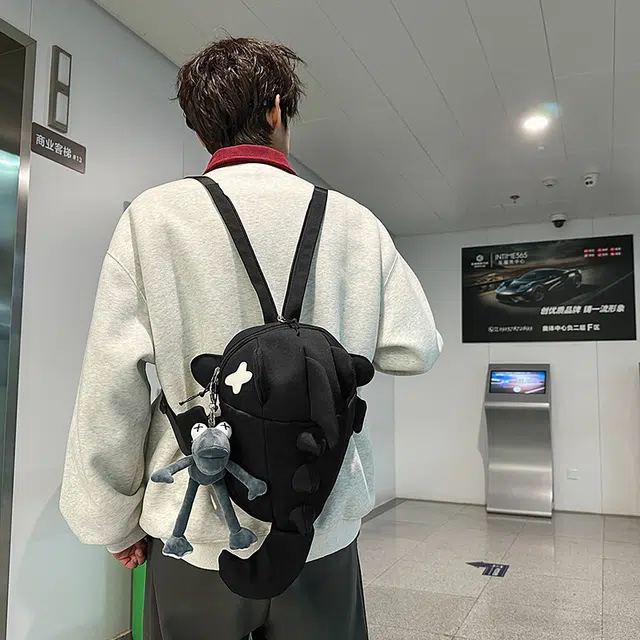 單倉 高颜值设计可爱鲨鱼学生书包潮流通勤百搭 尼龙 背包双肩包 男女同款情侣款 白色/灰色/黑色