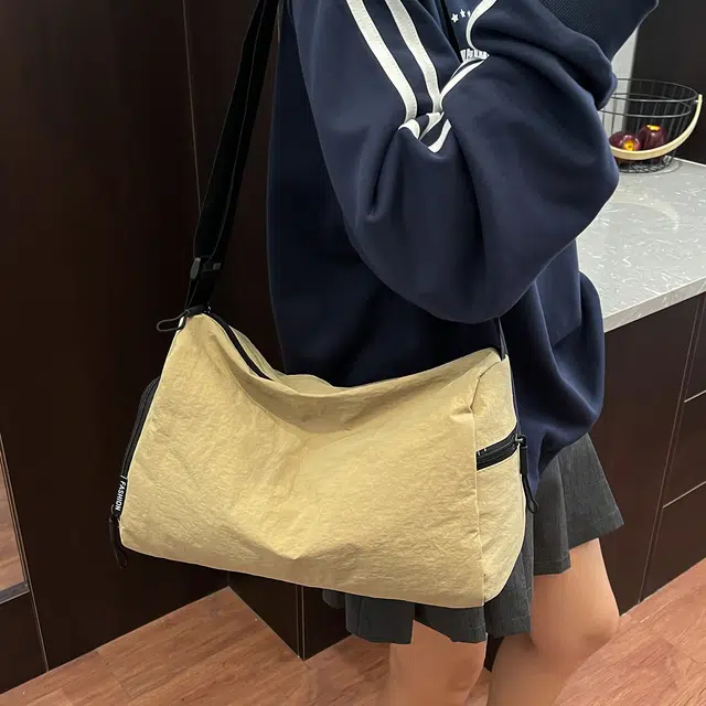 單倉 时尚简约轻便韩版百搭通勤 尼龙 单肩斜挎包 男女同款情侣款