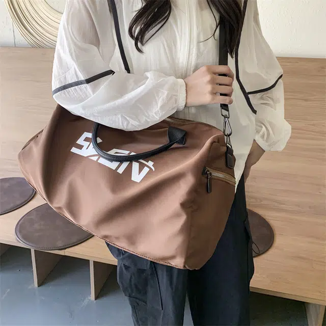 單倉 旅行短途出差运动游泳 尼龙 斜挎包 男女同款情侣款 灰色/黑色/藏青色/咖色