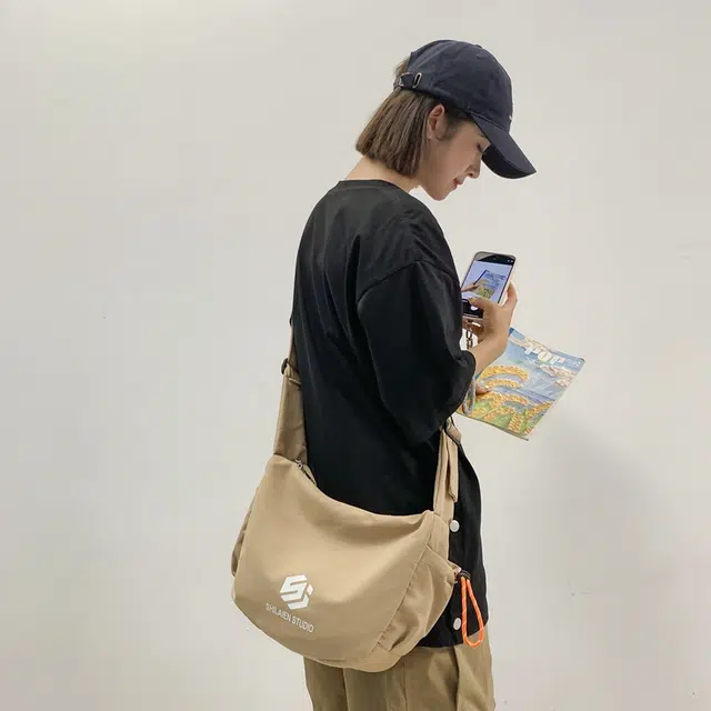 單倉 轻便个性设计感 尼龙 单肩包 男女同款情侣款 黑色/桔色/卡其色/绿色