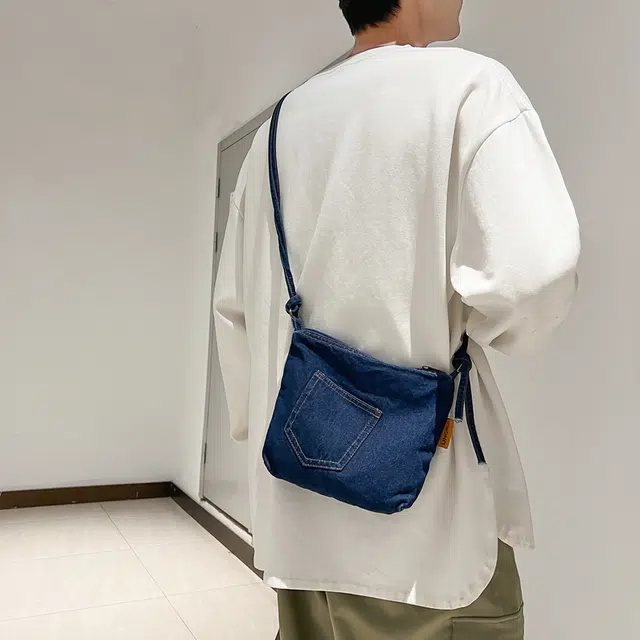 單倉 复古文艺风潮斜挎包个性休闲百搭出行通勤 牛仔布 单肩包 中号 男女同款情侣款 浅蓝色/深蓝色