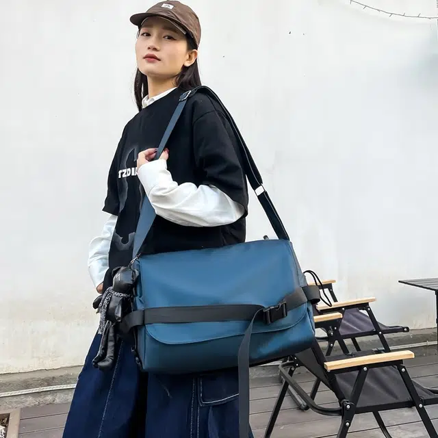 單倉 日韩系工装风休闲简约潮流斜挎包初高中学生大容量通勤百搭腋下手提包 皮膜 单肩包 常规 男女同款情侣款 香槟色/蓝色/黑色