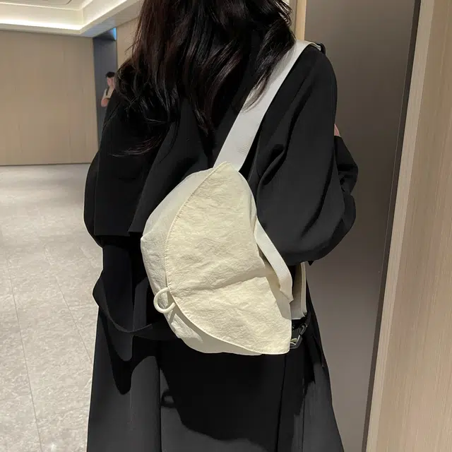 單倉 休闲简约轻便运动 尼龙布 斜挎包 男女同款情侣款 米白色/黑色/紫色/卡其色/绿色