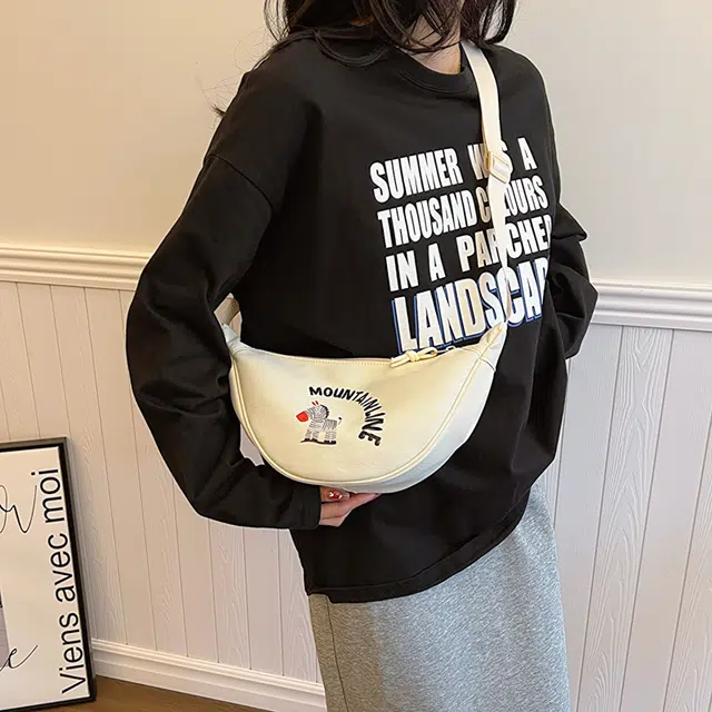 單倉 通勤轻便单肩腋下包休闲可爱百搭 尼龙布 斜挎包 女款 米白色/黑色/卡其色/湖蓝色/粉色