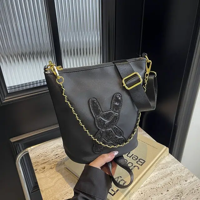 單倉 小熊百搭链条个性 尼龙布 斜挎包 女款 黑色