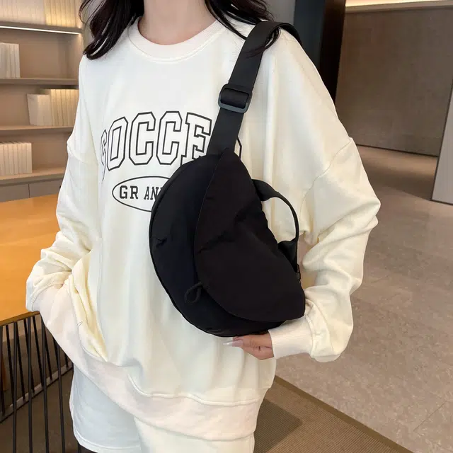 單倉 休闲简约轻便运动 尼龙布 斜挎包 男女同款情侣款 米白色/黑色/紫色/卡其色/绿色