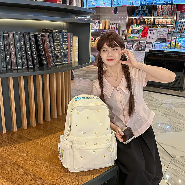 單倉 高颜值可爱印花时尚设计通勤百搭背包学院风初高中学生大容量轻便耐磨书包 尼龙 双肩包 常规 女款 白色/粉色/黄色/蓝色/绿色