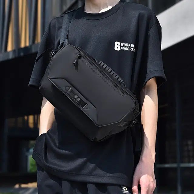 單倉 通勤运动骑行多功能高级感 牛津纺 单肩包 男款 黑色