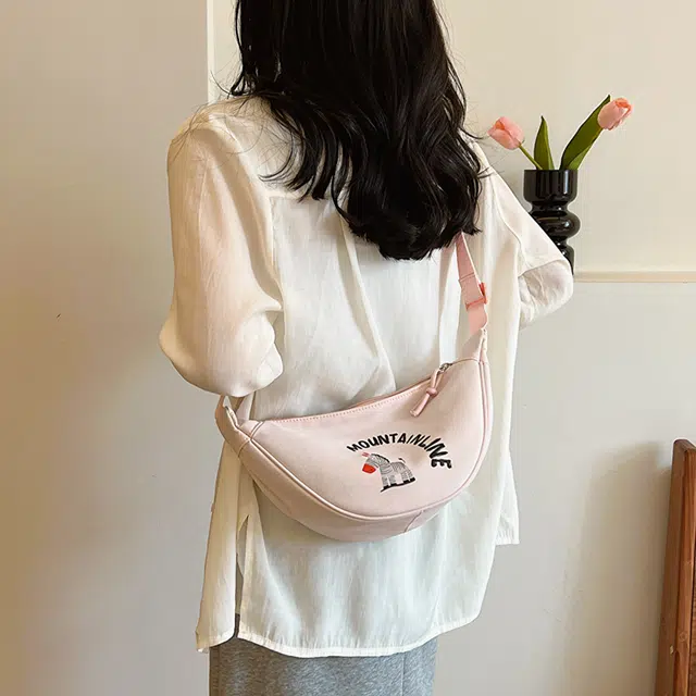 單倉 通勤轻便单肩腋下包休闲可爱百搭 尼龙布 斜挎包 女款 米白色/黑色/卡其色/湖蓝色/粉色