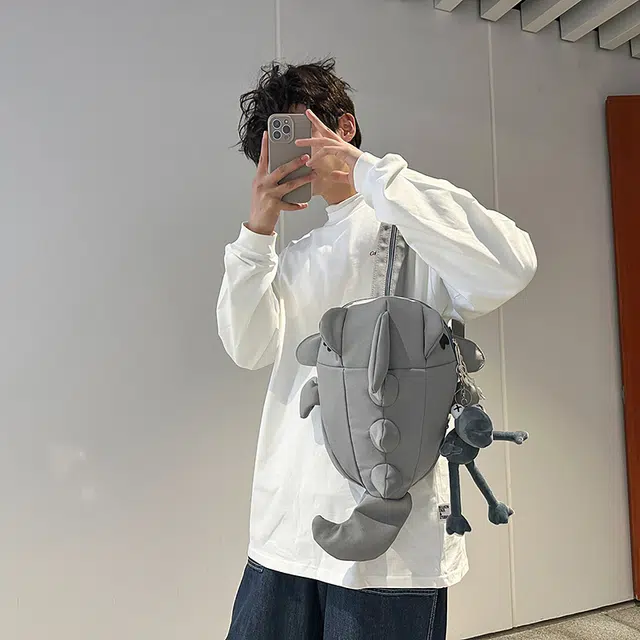 單倉 高颜值设计可爱鲨鱼学生书包潮流通勤百搭 尼龙 背包双肩包 男女同款情侣款 白色/灰色/黑色