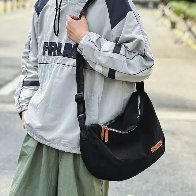 單倉 简约休闲设计初高中学生通勤百搭 尼龙 斜挎单肩包 常规 男女同款情侣款 白色/黑色/卡其色/绿色