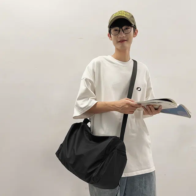 單倉 潮流干湿分离多功能手提包初高中学生大容量轻便运动训练健身斜挎包 皮膜 手拎单肩包 男女同款情侣款 黑色/深灰色