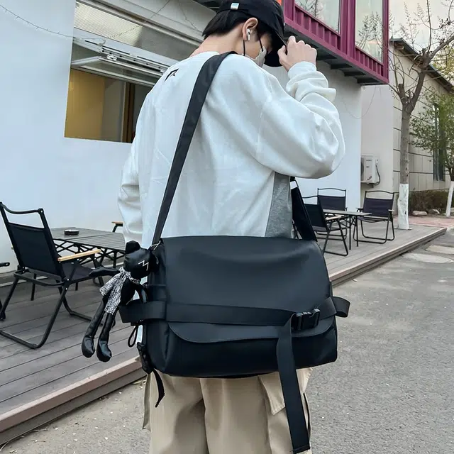 單倉 日韩系工装风休闲简约潮流斜挎包初高中学生大容量通勤百搭腋下手提包 皮膜 单肩包 常规 男女同款情侣款 香槟色/蓝色/黑色