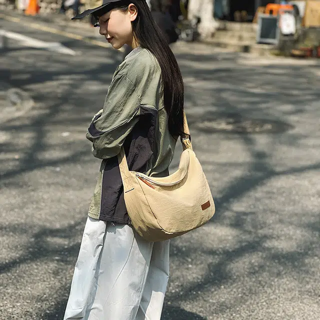 單倉 简约休闲设计初高中学生通勤百搭 尼龙 斜挎单肩包 常规 男女同款情侣款 白色/黑色/卡其色/绿色