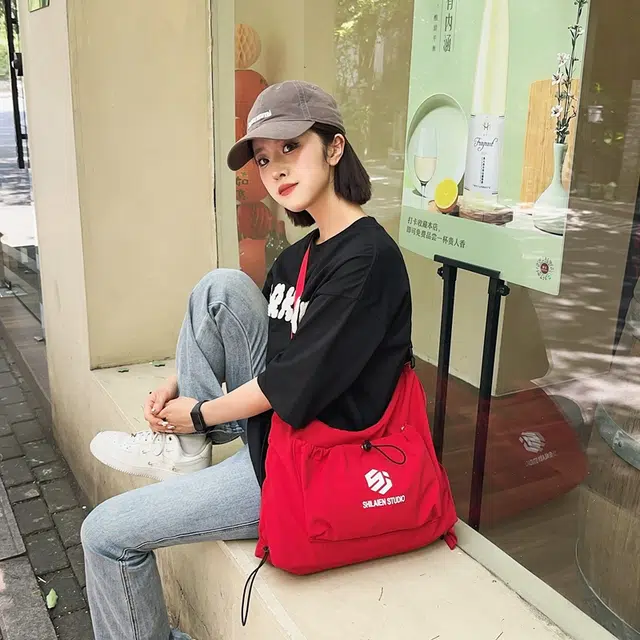單倉 褶皱包休闲百搭通勤饺子包 尼龙布 斜挎包 男女同款情侣款 灰色/黑色/红色/卡其色