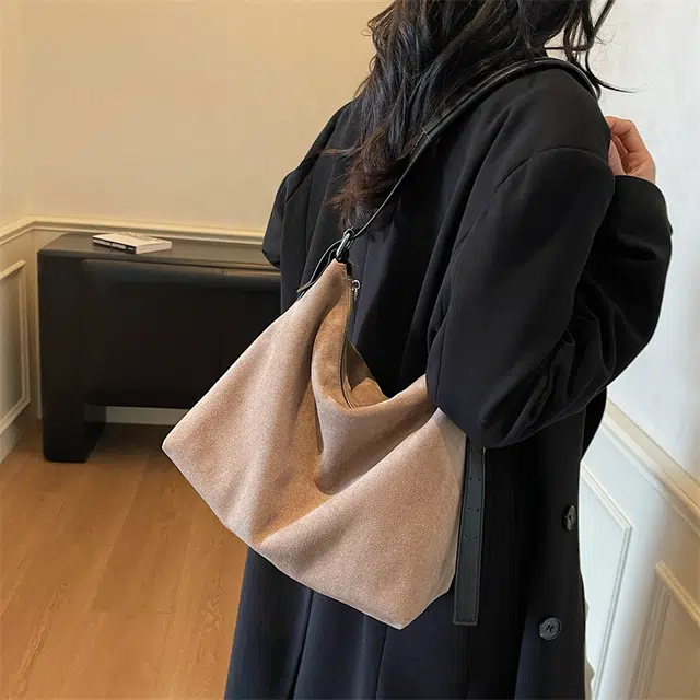 單倉 高级感简约时尚精致日常逛街出差通勤百搭小众设计 绒布 单肩包 女款 多色