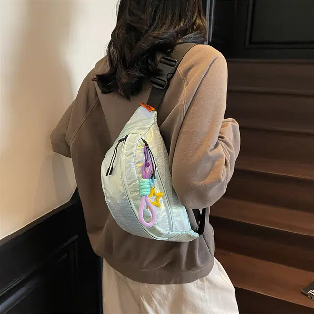單倉 小众感炫彩变色时尚休闲 尼龙 单肩斜挎手机包腰包胸包 常规 男女同款情侣款 紫色/米白色/绿色
