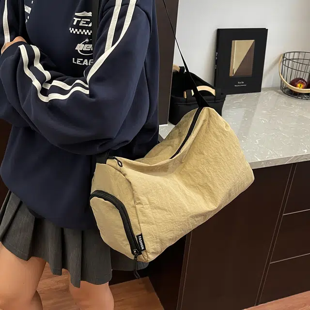 單倉 时尚简约轻便韩版百搭通勤 尼龙 单肩斜挎包 男女同款情侣款