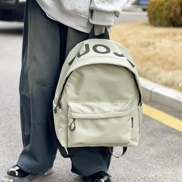 單倉 潮牌小众设计初高中学生大容量轻便减负书包简约学院风通勤百搭旅游背包 尼龙 双肩包 常规 男女同款情侣款 白色/黑色/绿色