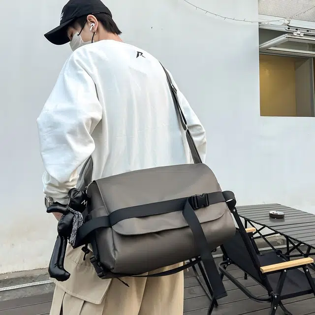單倉 日韩系工装风休闲简约潮流斜挎包初高中学生大容量通勤百搭腋下手提包 皮膜 单肩包 常规 男女同款情侣款 香槟色/蓝色/黑色