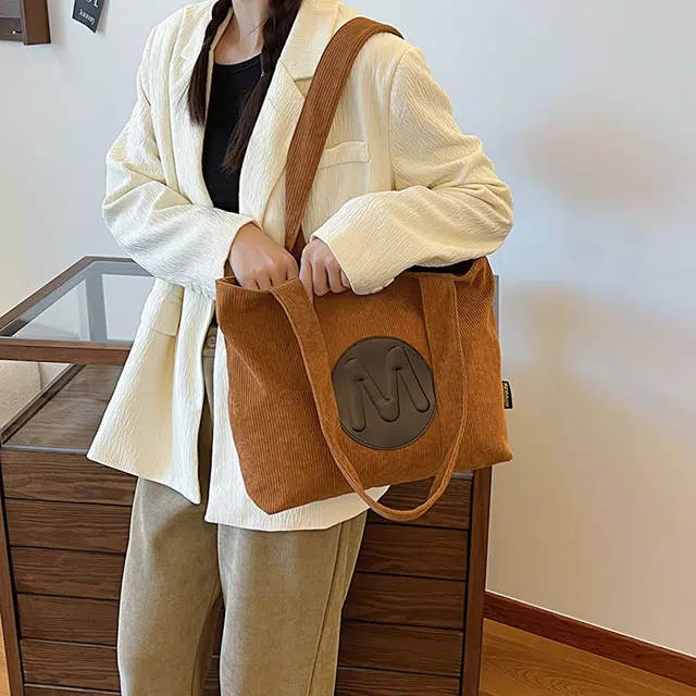單倉 大容量百搭腋下包托特包时尚气质轻便上课 尼龙布 单肩包 女款 米白色/黑色/浅棕色/绿色