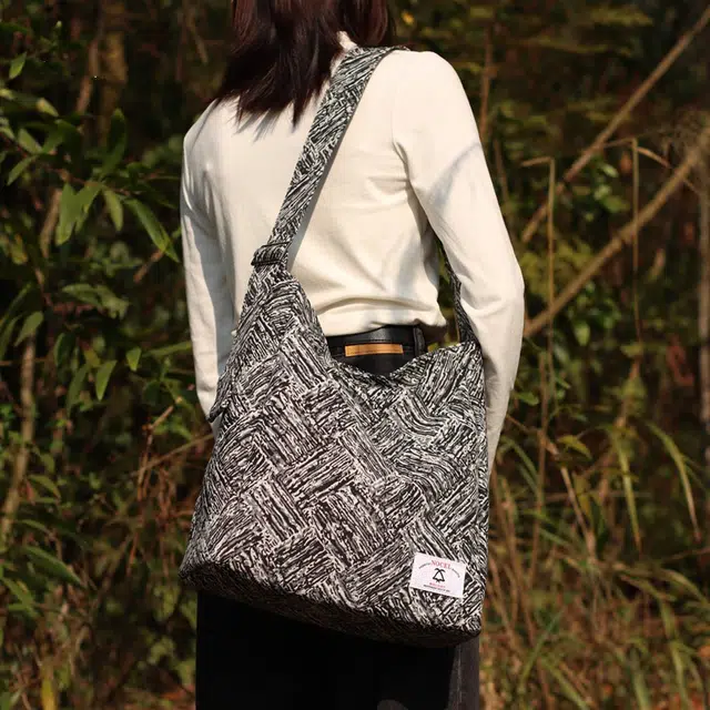 古袋人 便携原创设计大容量通勤百搭休闲 单肩包 女款 棉质 黑色