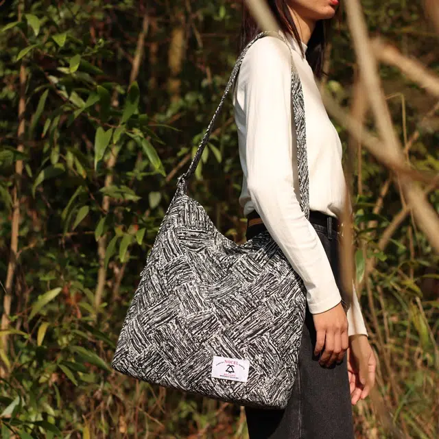 古袋人 便携原创设计大容量通勤百搭休闲 单肩包 女款 棉质 黑色