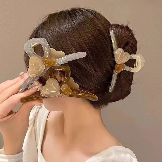 水中玉 果冻色爱心抓夹高级感发卡盘发鲨鱼夹子头饰 亚克力 发夹 女款