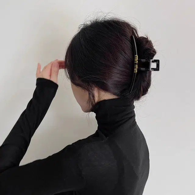 水中玉 字母磨砂抓夹 高级感气质鲨鱼夹外出 超大号发卡头饰 发夹 女款