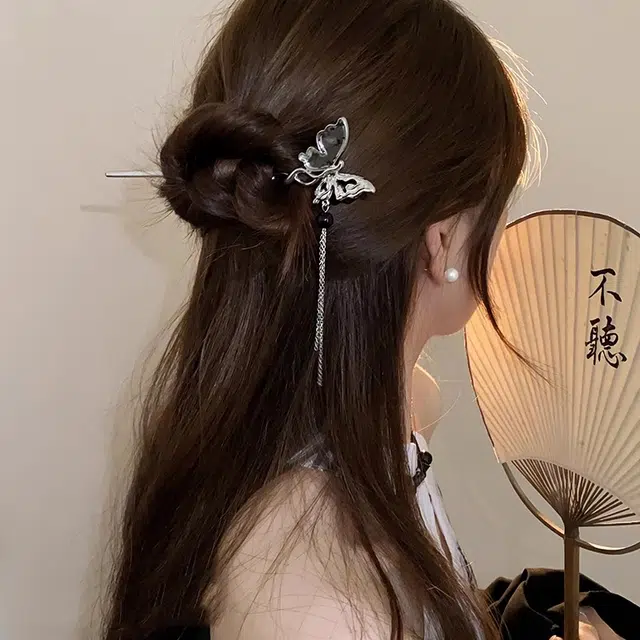 水中玉 蝴蝶流苏簪子女盘发发钗新中式古风马面裙钗子中国风头饰 发簪 女款