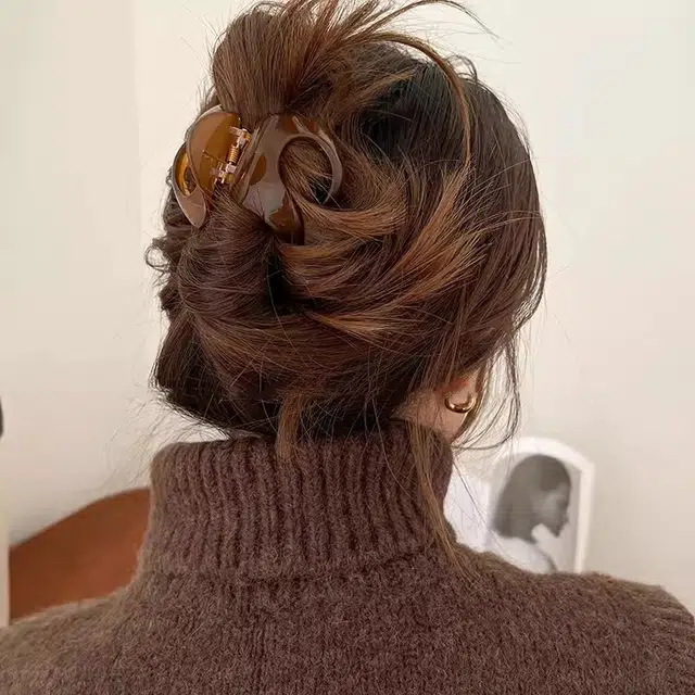 水中玉 不规则小号抓夹网红发卡后脑勺鲨鱼夹简约气质夹子头饰 亚克力 发夹 女款
