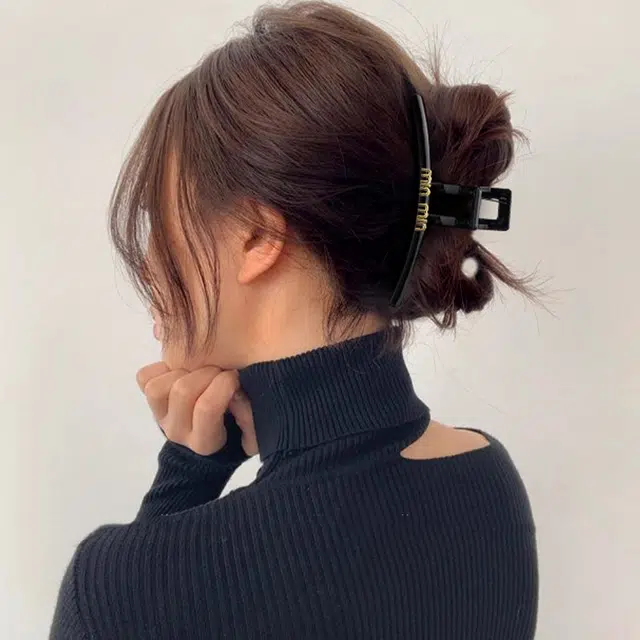 水中玉 字母磨砂抓夹 高级感气质鲨鱼夹外出 超大号发卡头饰 发夹 女款