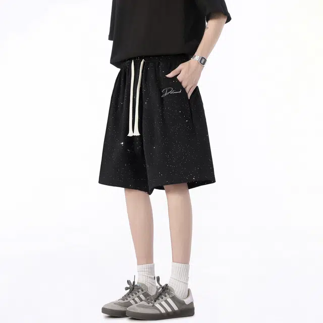 普鲁士多特蒙德 美式复古街头简约基础满天星设计手写花体潮牌印花宽松舒适百搭时尚潮流通勤透气凉感吸湿排汗速干抽绳运动五分休闲短裤 男女同款