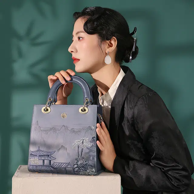 古伊西 亭台望岳 新中式国风刺绣手提包牛皮斜挎包 女款 黛蓝