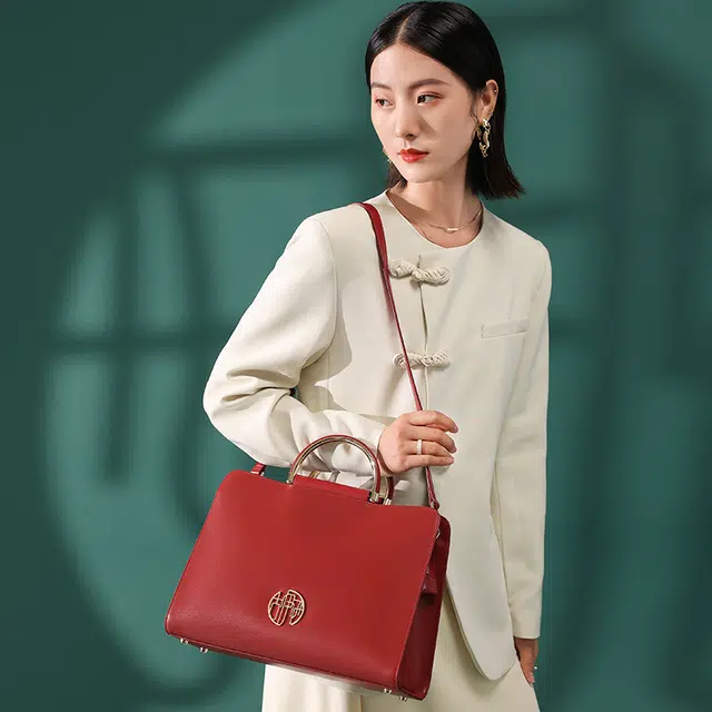 古伊西 红运系列 新中式发财包 国风五金元素 牛皮 结婚新娘红色手提包喜庆斜挎妈妈包 女款 开门红
