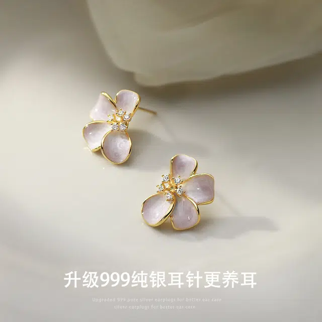 999