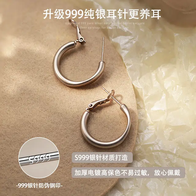 999