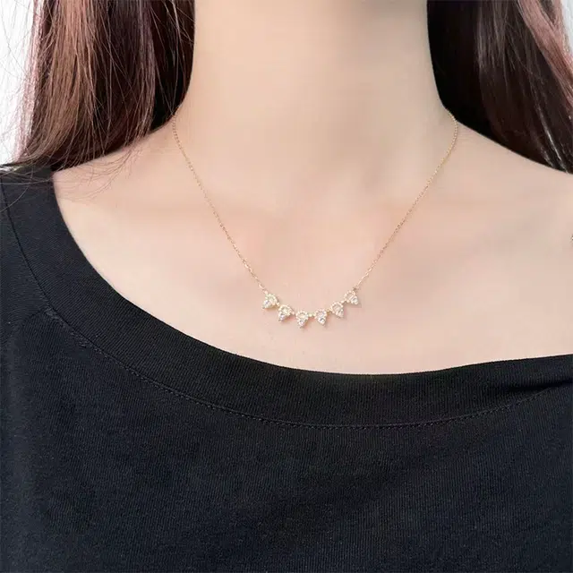 925