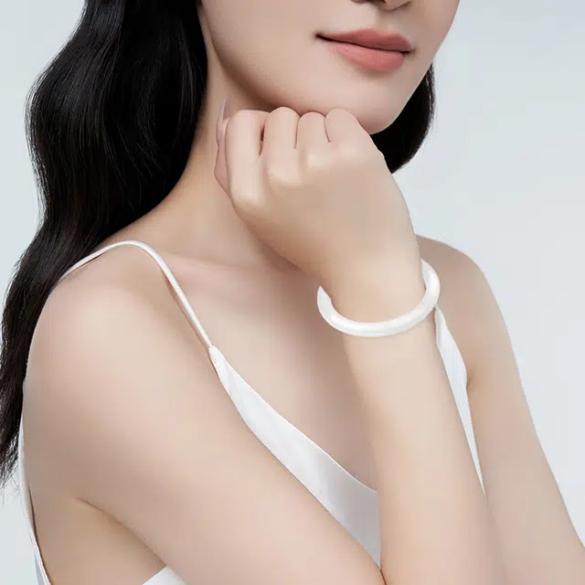 凤祥囍事 老凤祥 白月如岚 白月光美人镯 连荔枝水润清透小众新中式 古风汉服旗袍清冷极简百搭显气质优雅贵气感 #好运 玉髓 手镯 女款