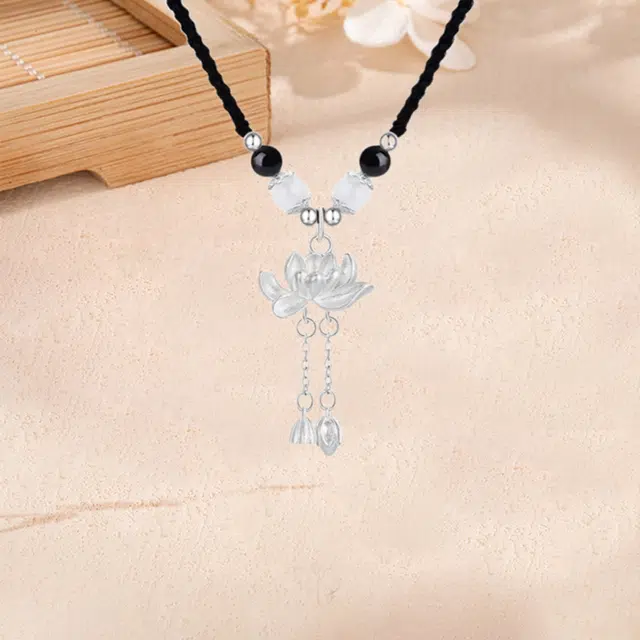 凤祥囍事 老凤祥  莲花转运项绳 好运莲莲  新中式时尚小众 轻奢高级设计简约百搭显气质优雅贵气感 #好运 玉髓 项链 男女同款情侣款