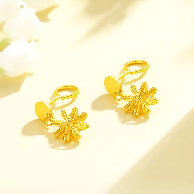 中国珠宝 拉丝雪花 在逃公主 简约高级感 小巧精致百搭日常 小众设计 浪漫轻奢 森系小清新 足金 按克计价 耳钉 女款