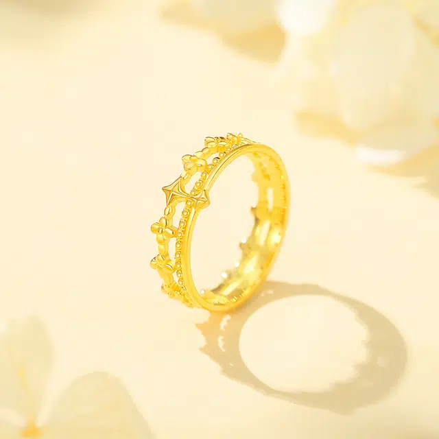 中国珠宝 皇冠 在逃公主风 浪漫梦幻唯美主义 轻奢精致高级感 时尚简约大气风 日常约会通勤百搭款 足金 按克计价 黄金戒指 女款