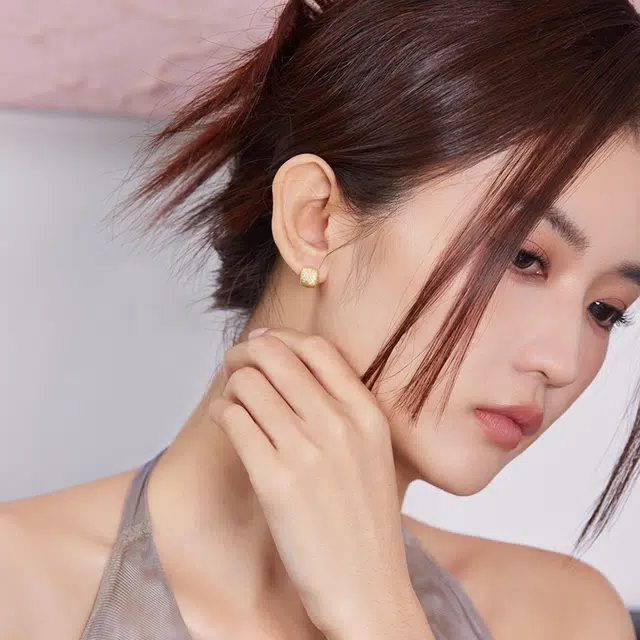 S925