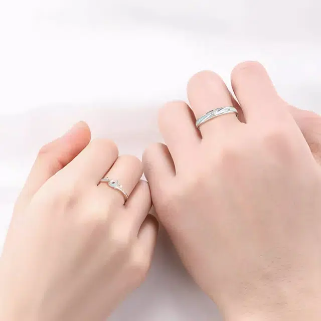 925