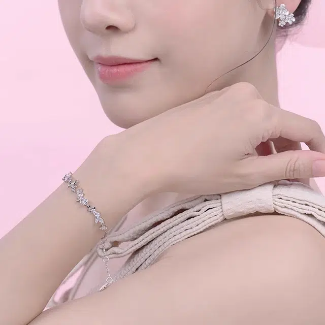 【爆闪蝴蝶】 老福黄金 紫藤花系列 招财蝴蝶 轻奢小众高级感 在逃公主 满钻镶嵌 甜美闪耀 精致时尚手饰 璀璨星蝶 手链 女款