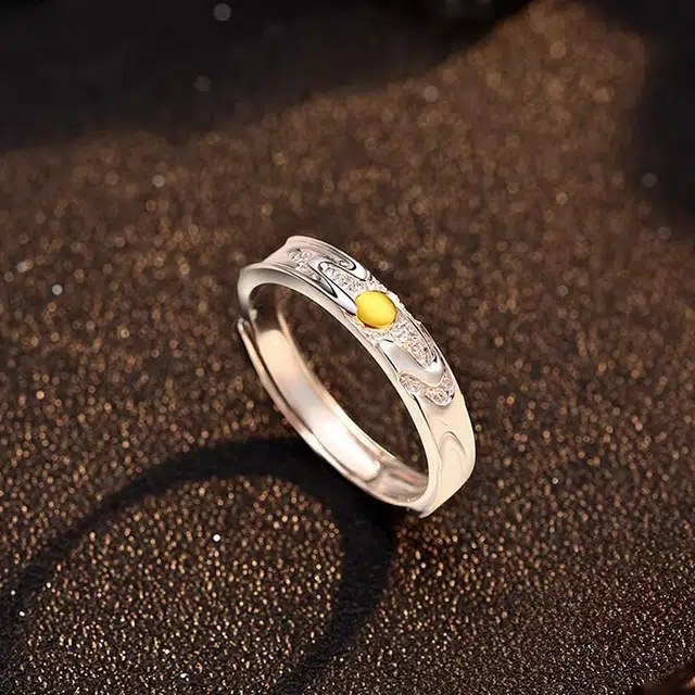 925