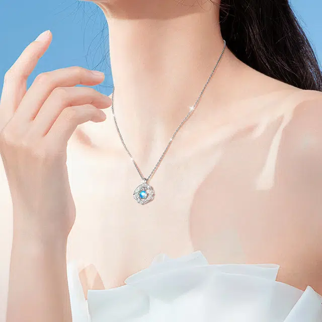 S925